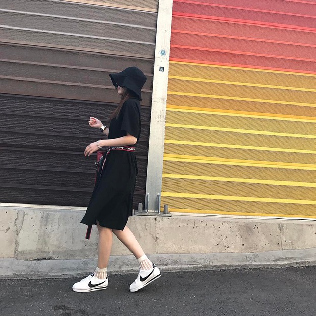 Nike Cortez, mẫu sneaker lạ lẫm đang bùng cháy tại châu Á và dự là sẽ hớp hồn giới trẻ Việt thời gian tới - Ảnh 7. Nike Cortez, mẫu sneaker lạ lẫm đang bùng cháy tại châu Á và dự là sẽ hớp hồn giới trẻ Việt thời gian tới - Ảnh 7.