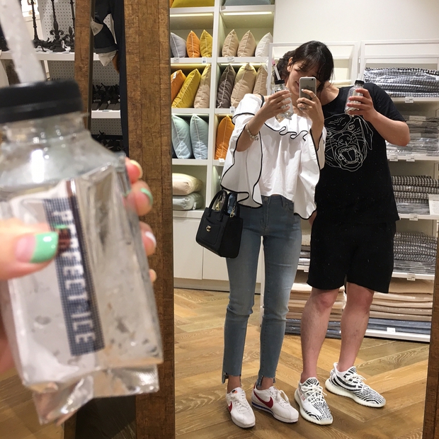 Nike Cortez, mẫu sneaker lạ lẫm đang bùng cháy tại châu Á và dự là sẽ hớp hồn giới trẻ Việt thời gian tới - Ảnh 8. Nike Cortez, mẫu sneaker lạ lẫm đang bùng cháy tại châu Á và dự là sẽ hớp hồn giới trẻ Việt thời gian tới - Ảnh 8.