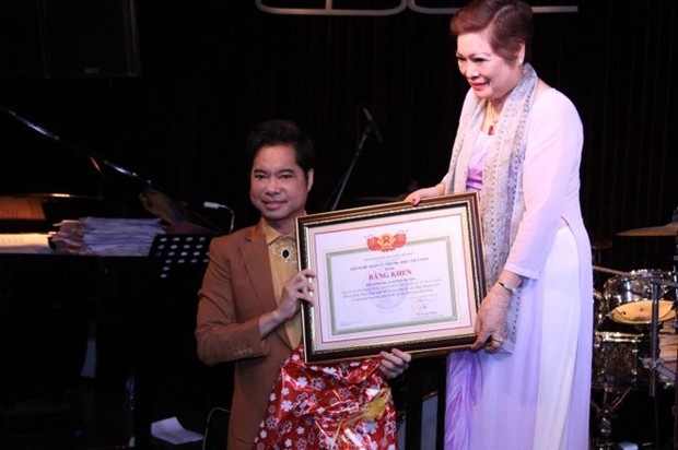 Giữa lùm xùm phong Ngọc Sơn là Giáo sư âm nhạc, Hội nghệ nhân và Thương hiệu Việt Nam nói gì? - Ảnh 1.