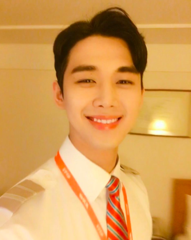 Hàn Quốc có khác, tiếp viên hàng không mà đẹp trai hơn cả diễn viên! - Ảnh 6. Hàn Quốc có khác, tiếp viên hàng không mà đẹp trai hơn cả diễn viên! - Ảnh 6.