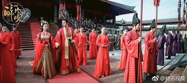 Vũ Văn Nguyệt vs. Nguyên Lăng: Người cưới gái đẹp, kẻ mãi không thoát kiếp ế! - Ảnh 11. Vũ Văn Nguyệt vs. Nguyên Lăng: Người cưới gái đẹp, kẻ mãi không thoát kiếp ế! - Ảnh 11.