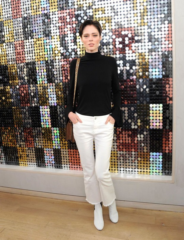 Dàn sao đình đám Hollywood đã có màn đọ style vô cùng gay cấn trên hàng ghế đầu NYFW - Ảnh 13. Dàn sao đình đám Hollywood đã có màn đọ style vô cùng gay cấn trên hàng ghế đầu NYFW - Ảnh 13.