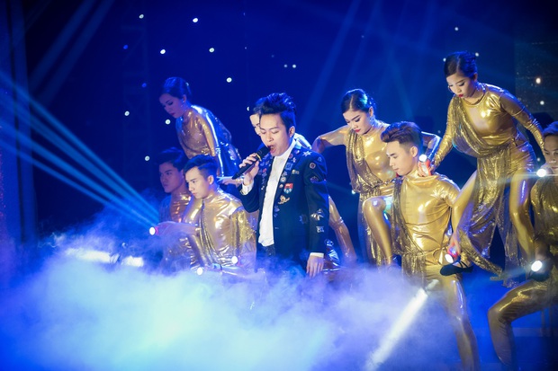 Ở tuổi 47, ngôi sao phim “Gia đình là số 1” vẫn trẻ trung và nổi bật dự sự kiện tại Việt Nam - Ảnh 11. Ở tuổi 47, ngôi sao phim “Gia đình là số 1” vẫn trẻ trung và nổi bật dự sự kiện tại Việt Nam - Ảnh 11.