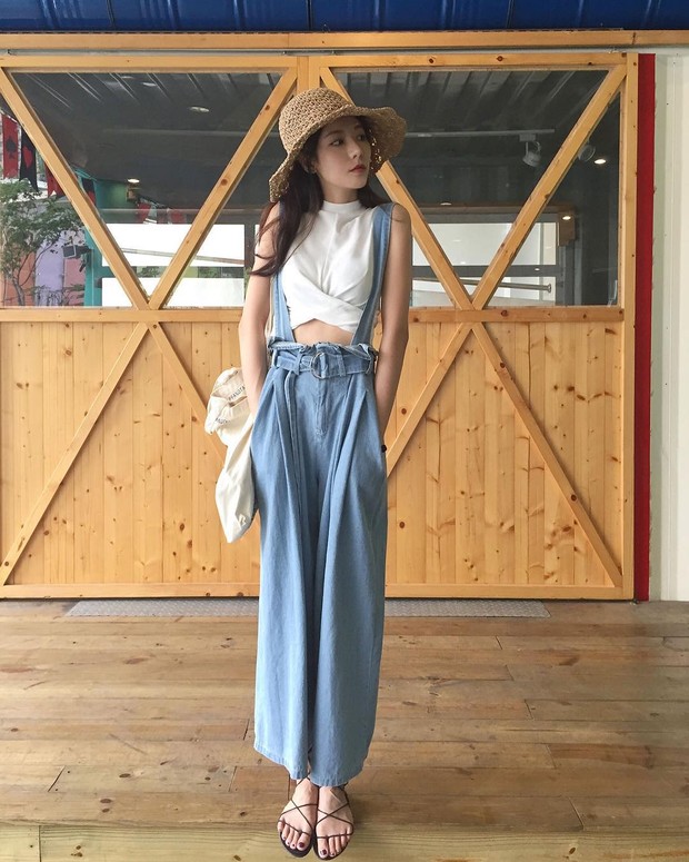 Diện crop top, sơmi bây giờ cứ phải vắt chéo, buộc vạt mới là đúng trend - Ảnh 15.