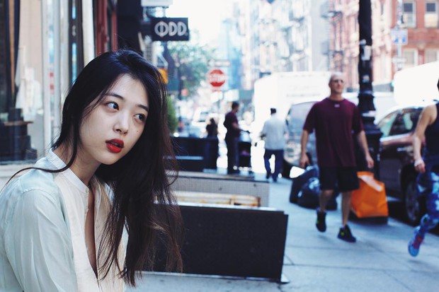 Suzy và Sulli đẹp cùng kiểu nữ thần: Người được công chúng tung hô, kẻ thành nữ hoàng thị phi - Ảnh 9. Suzy và Sulli đẹp cùng kiểu nữ thần: Người được công chúng tung hô, kẻ thành nữ hoàng thị phi - Ảnh 9.