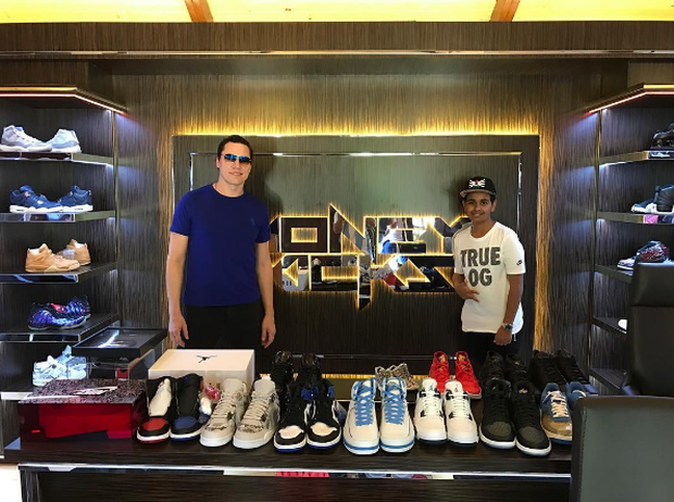 Cuộc sống toàn hàng hiệu, siêu xe, thú cưng đặc biệt và làm bạn với người nổi tiếng của cậu ấm Dubai 15 tuổi - Ảnh 9.