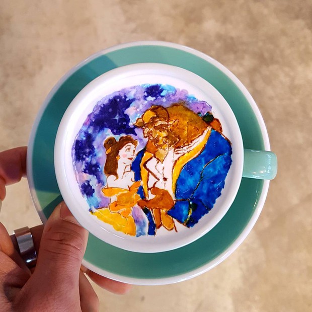Các cô gái phát cuồng vì chàng barista soái ca với biệt tài vẽ tranh nghệ thuật trên cafe - Ảnh 7. Các cô gái phát cuồng vì chàng barista soái ca với biệt tài vẽ tranh nghệ thuật trên cafe - Ảnh 7.