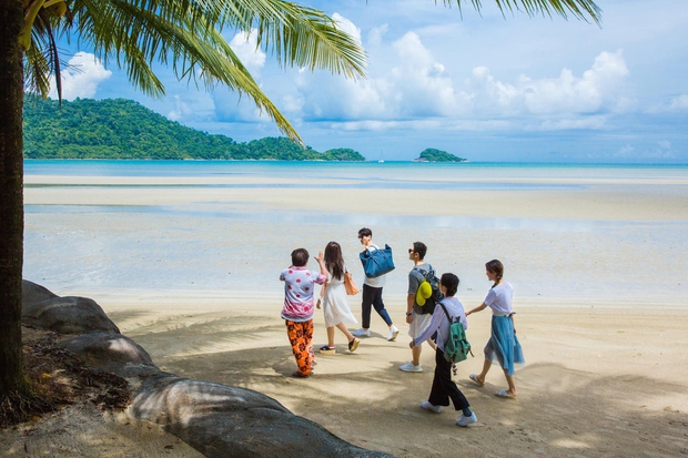 Triệu Vy trẻ trung ở tuổi tứ tuần, cùng cậu bạn tri kỷ Huỳnh Hiểu Minh song kiếm hợp bích - Ảnh 8. Triệu Vy trẻ trung ở tuổi tứ tuần, cùng cậu bạn tri kỷ Huỳnh Hiểu Minh song kiếm hợp bích - Ảnh 8.