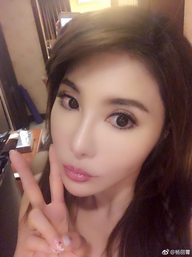 49 tuổi với nhan sắc xuống cấp, không thể tin đây là mỹ nhân Bản Lĩnh Kỳ Hiểu Lam sau 17 năm - Ảnh 9.