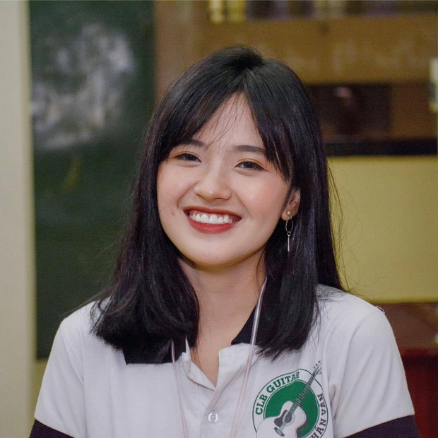 Cô gái Nhân văn năm ấy ai cũng muốn học cùng: Xinh, hát hay lại giỏi ngoại ngữ - Ảnh 2. Cô gái Nhân văn năm ấy ai cũng muốn học cùng: Xinh, hát hay lại giỏi ngoại ngữ - Ảnh 2.