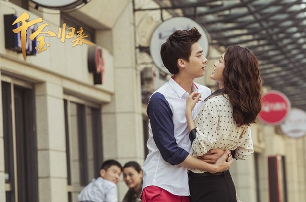 “Xịt máu mũi” trước 11 nam thần sơ mi trắng trên màn ảnh Hoa Ngữ - Ảnh 19. “Xịt máu mũi” trước 11 nam thần sơ mi trắng trên màn ảnh Hoa Ngữ - Ảnh 19.