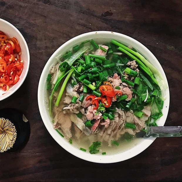 10 món ăn đường phố Việt Nam được CNN hết lời khen ngợi - Ảnh 2.