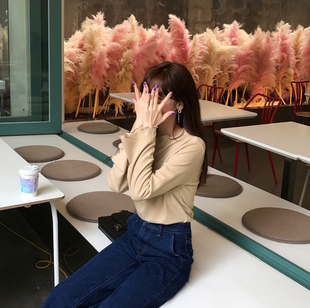 Để lên đồ mùa thu thật sang chảnh mà chẳng tốn nhiều tiền, bạn nhất định nên sắm đồ có gam màu này - Ảnh 4. Để lên đồ mùa thu thật sang chảnh mà chẳng tốn nhiều tiền, bạn nhất định nên sắm đồ có gam màu này - Ảnh 4.