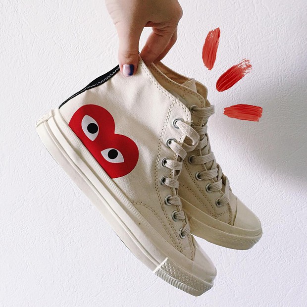 Converse x COMME des GARÇONS Play: đôi sneaker ra mắt đã lâu nhưng chưa bao giờ giới trẻ thôi mê đắm - Ảnh 7. Converse x COMME des GARÇONS Play: đôi sneaker ra mắt đã lâu nhưng chưa bao giờ giới trẻ thôi mê đắm - Ảnh 7.