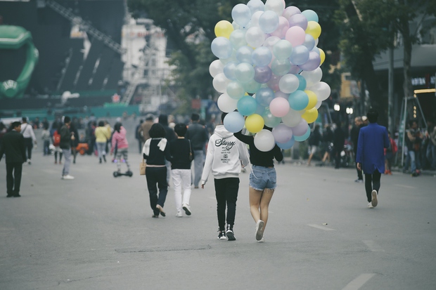 Tròn 1 năm khai trương, phố đi bộ Hồ Gươm đã trở thành một phần không thể thiếu của người Hà Nội - Ảnh 10. Tròn 1 năm khai trương, phố đi bộ Hồ Gươm đã trở thành một phần không thể thiếu của người Hà Nội - Ảnh 10.