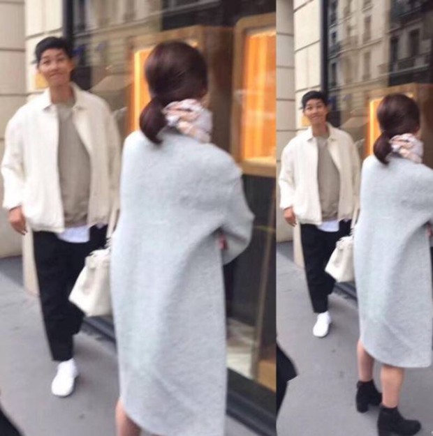 Song Hye Kyo khoe ảnh dáng thon tại Paris, fan đoán Song Joong Ki hớn hở bên cạnh chính là người chụp - Ảnh 1. Song Hye Kyo khoe ảnh dáng thon tại Paris, fan đoán Song Joong Ki hớn hở bên cạnh chính là người chụp - Ảnh 1.