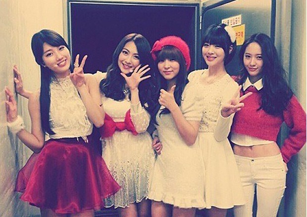 Suzy và Sulli đẹp cùng kiểu nữ thần: Người được công chúng tung hô, kẻ thành nữ hoàng thị phi - Ảnh 30. Suzy và Sulli đẹp cùng kiểu nữ thần: Người được công chúng tung hô, kẻ thành nữ hoàng thị phi - Ảnh 30.