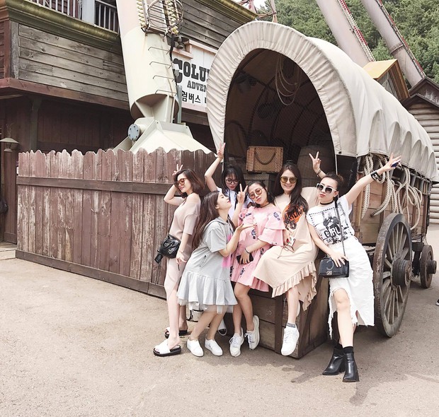 Hội hot girl bỉm sữa thân nhau 10 năm khoe ảnh du lịch đẹp như mơ khiến dân tình hết lời khen ngợi - Ảnh 4.