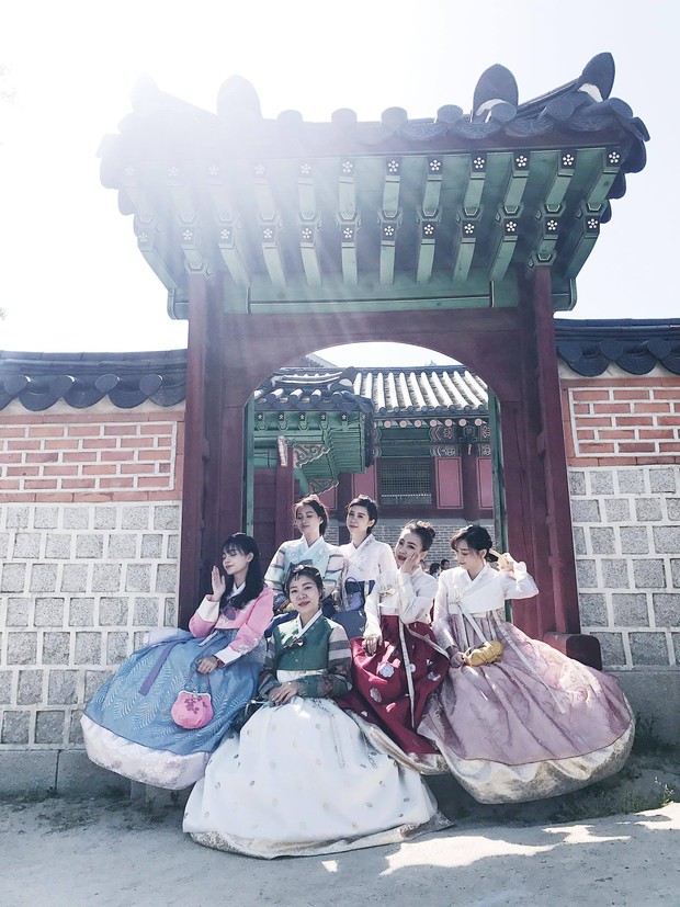 Hội hot girl bỉm sữa thân nhau 10 năm khoe ảnh du lịch đẹp như mơ khiến dân tình hết lời khen ngợi - Ảnh 11.