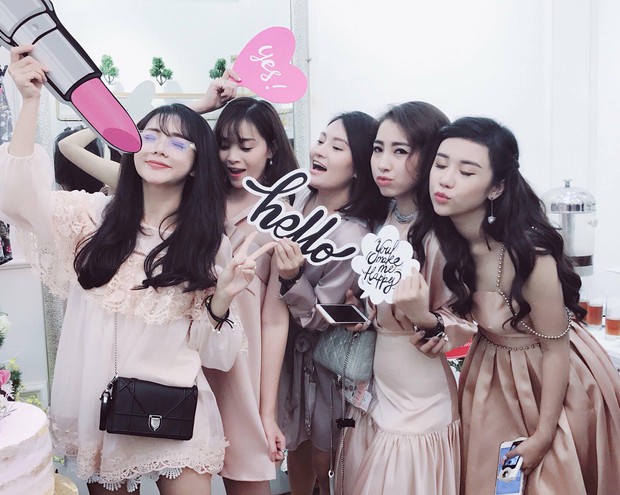 Hội hot girl bỉm sữa thân nhau 10 năm khoe ảnh du lịch đẹp như mơ khiến dân tình hết lời khen ngợi - Ảnh 8.