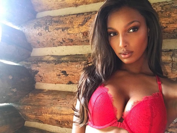 Hậu trường siêu gợi cảm của dàn mỹ nhân Victorias Secret chứng minh: Thiên thần là có thật! - Ảnh 16. Hậu trường siêu gợi cảm của dàn mỹ nhân Victorias Secret chứng minh: Thiên thần là có thật! - Ảnh 16.