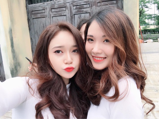 Tấm ảnh 5 cô bạn xinh đẹp, cùng mặc đồng phục Kinh tế quốc dân hot nhất hôm nay! - Ảnh 5. Tấm ảnh 5 cô bạn xinh đẹp, cùng mặc đồng phục Kinh tế quốc dân hot nhất hôm nay! - Ảnh 5.
