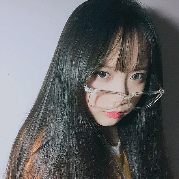 Chẳng phải là hot girl mà những cô nàng 10x này vẫn khiến dân tình ngây ngất vì mặc áo dài xinh quá! - Ảnh 2. Chẳng phải là hot girl mà những cô nàng 10x này vẫn khiến dân tình ngây ngất vì mặc áo dài xinh quá! - Ảnh 2.