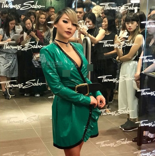 CL ngày càng già dặn quá tuổi, vừa khoe vòng một khủng vừa lộ nhũ hoa nhạy cảm tại sự kiện - Ảnh 3.