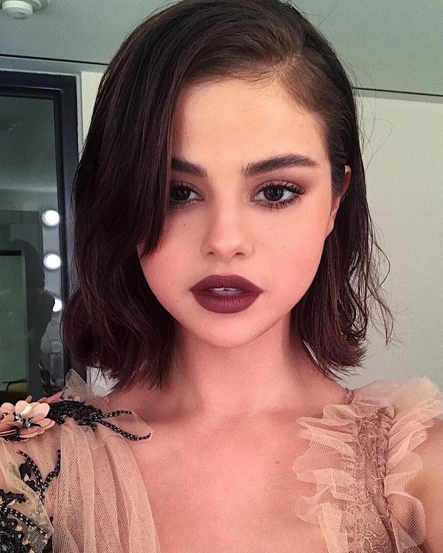 Selena Gomez chứng minh mặt tròn phúng phính vẫn có thể xinh đẹp quyến rũ tại sự kiện - Ảnh 6. Selena Gomez chứng minh mặt tròn phúng phính vẫn có thể xinh đẹp quyến rũ tại sự kiện - Ảnh 6.