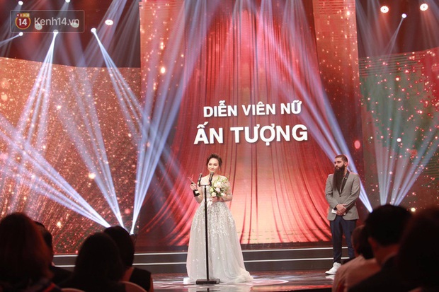 Người phán xử và Sống chung với mẹ chồng chia nhau hết giải về phim ảnh của VTV Awards - Ảnh 6. Người phán xử và Sống chung với mẹ chồng chia nhau hết giải về phim ảnh của VTV Awards - Ảnh 6.