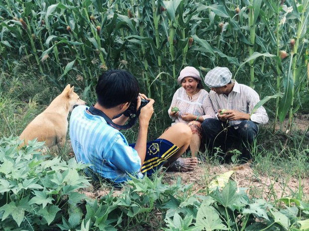 Thương bố mẹ cả đời làm ruộng, cậu con trai 22 tuổi đã tặng cả hai bộ ảnh giản dị nhưng đầy tình yêu thương - Ảnh 6.