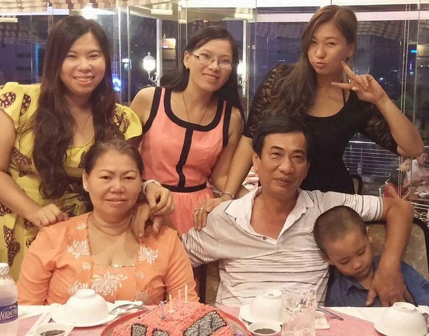 Cay mắt với cuốn cẩm nang hướng dẫn dùng điện thoại cho mẹ và bức thư con gái gửi ba nơi thiên đường - Ảnh 6. Cay mắt với cuốn cẩm nang hướng dẫn dùng điện thoại cho mẹ và bức thư con gái gửi ba nơi thiên đường - Ảnh 6.