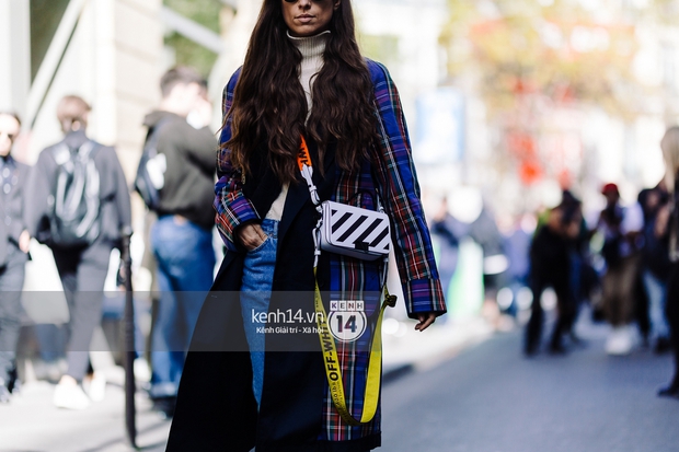 Street style tại Paris Fashion Week - Cuộc chiến đường phố của những thủ lĩnh thời trang - Ảnh 20.