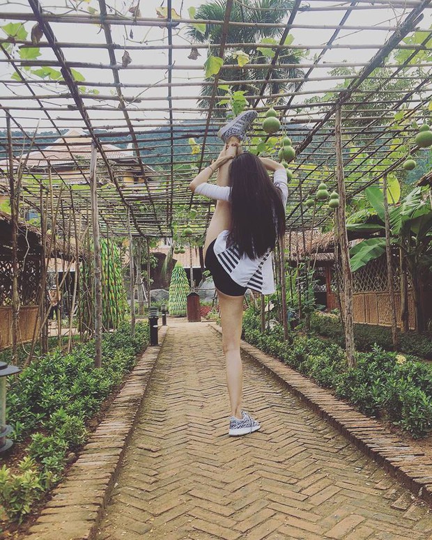 Bộ ảnh Xoạc chân everywhere siêu chất của 9x Nha Trang: Không phải cứ muốn là chụp được - Ảnh 2. Bộ ảnh Xoạc chân everywhere siêu chất của 9x Nha Trang: Không phải cứ muốn là chụp được - Ảnh 2.