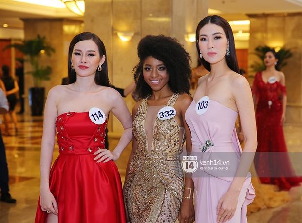 Hoàng Thùy, Mâu Thủy khoe đường cong quyến rũ cùng dàn thí sinh tại họp báo HHHVVN - Ảnh 7. Hoàng Thùy, Mâu Thủy khoe đường cong quyến rũ cùng dàn thí sinh tại họp báo HHHVVN - Ảnh 7.