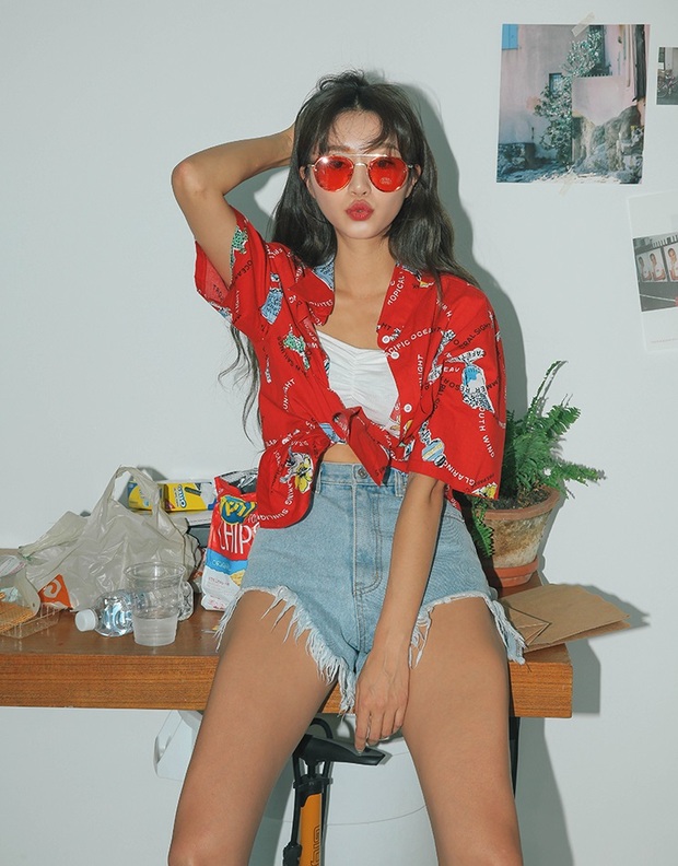 Diện crop top, sơmi bây giờ cứ phải vắt chéo, buộc vạt mới là đúng trend - Ảnh 3.