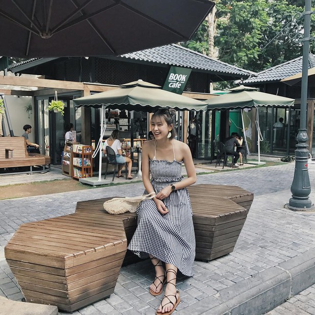 Bộ váy này đang được con gái Việt diện suốt trên Instagram, chứng tỏ gingham là hot trend phá đảo Hè 2017 - Ảnh 3. Bộ váy này đang được con gái Việt diện suốt trên Instagram, chứng tỏ gingham là hot trend phá đảo Hè 2017 - Ảnh 3.