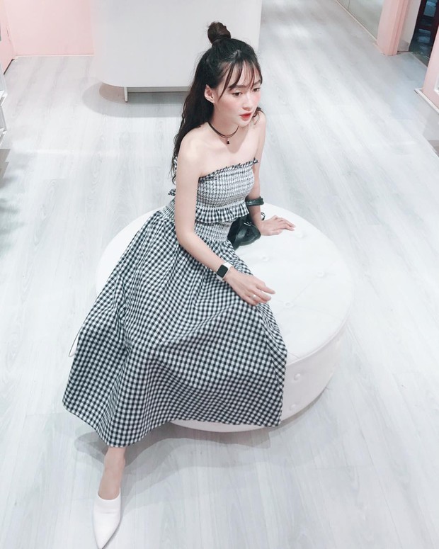 Bộ váy này đang được con gái Việt diện suốt trên Instagram, chứng tỏ gingham là hot trend phá đảo Hè 2017 - Ảnh 4.