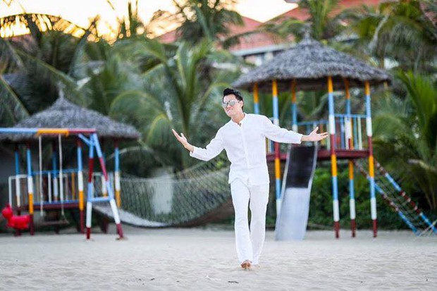 Phan Hải Việt Anh bất ngờ phanh áo, khoe body cực săn chắc - Ảnh 3.