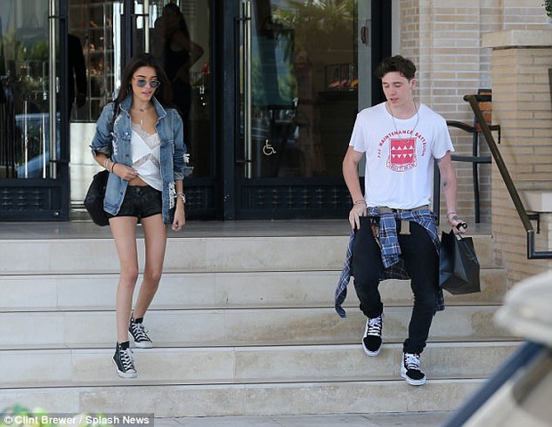 Brooklyn Beckham xác nhận hẹn hò Madison Beer và đã giới thiệu bạn gái mới với Victoria - Ảnh 5.