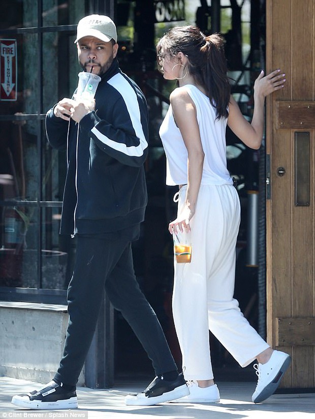 Selena diện áo khoét sâu khoe vòng 1 bên The Weeknd, Justin lại hẹn hò với người đẹp mới - Ảnh 4.