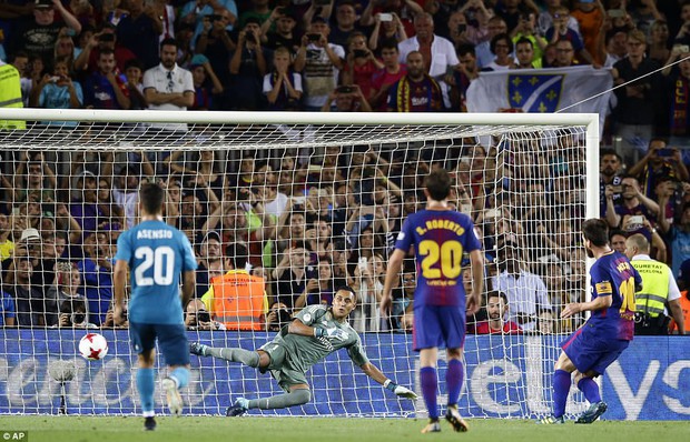 Ronaldo ghi bàn đẳng cấp, Real vùi dập Barca ở Siêu Cúp Tây Ban Nha - Ảnh 7.