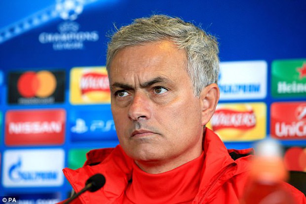 Mourinho: Tôi thấy Man Utd yếu hẳn đi khi vắng Fellaini - Ảnh 2. Mourinho: Tôi thấy Man Utd yếu hẳn đi khi vắng Fellaini - Ảnh 2.