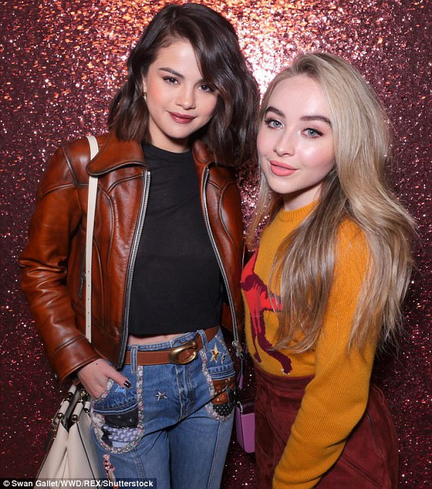 Selena Gomez diện áo mỏng tang hớ hênh vòng 1 mà vẫn không gây phản cảm vì quá đẹp - Ảnh 6. Selena Gomez diện áo mỏng tang hớ hênh vòng 1 mà vẫn không gây phản cảm vì quá đẹp - Ảnh 6.