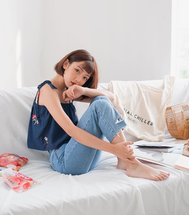 Áo 2 dây hè này có tới 5 kiểu, kiểu nào cũng mát và xinh hết cỡ bạn đã cập nhật hết chưa? - Ảnh 21. Áo 2 dây hè này có tới 5 kiểu, kiểu nào cũng mát và xinh hết cỡ bạn đã cập nhật hết chưa? - Ảnh 21.