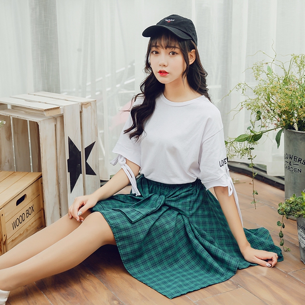 Ngỡ là sơmi mà thực ra là chân váy, thêm một hot item đi đâu cũng gặp thời gian này - Ảnh 7. Ngỡ là sơmi mà thực ra là chân váy, thêm một hot item đi đâu cũng gặp thời gian này - Ảnh 7.