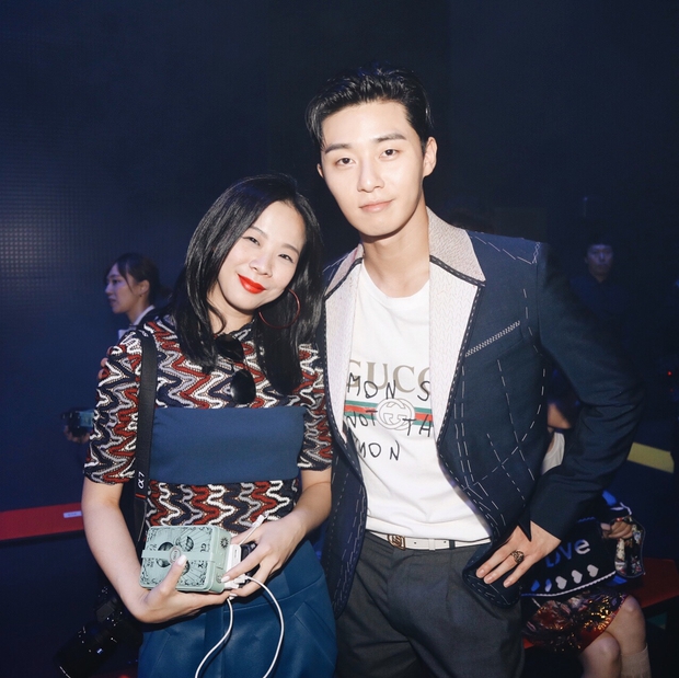 Dự show Gucci và diện đồ y hệt người mẫu, Park Seo Joon lép vế về chiều cao nhưng vẫn nổi bần bật - Ảnh 8.