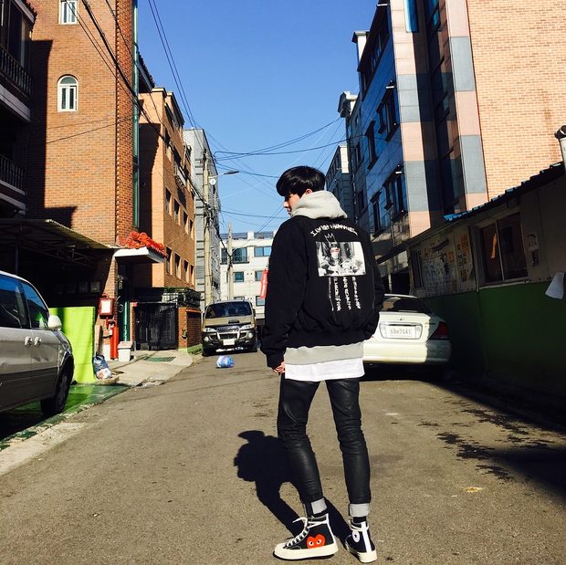 Converse x COMME des GARÇONS Play: đôi sneaker ra mắt đã lâu nhưng chưa bao giờ giới trẻ thôi mê đắm - Ảnh 12. Converse x COMME des GARÇONS Play: đôi sneaker ra mắt đã lâu nhưng chưa bao giờ giới trẻ thôi mê đắm - Ảnh 12.