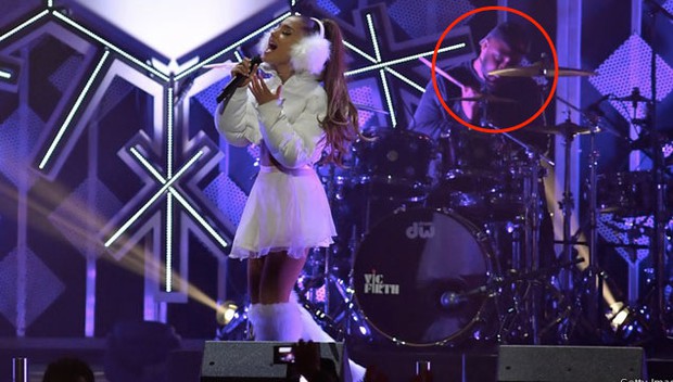 Ê-kíp của Ariana Grande vừa check-in tại Trung Quốc, vẫn tiếp tục biểu diễn sau khi hủy show ở Việt Nam - Ảnh 5.
