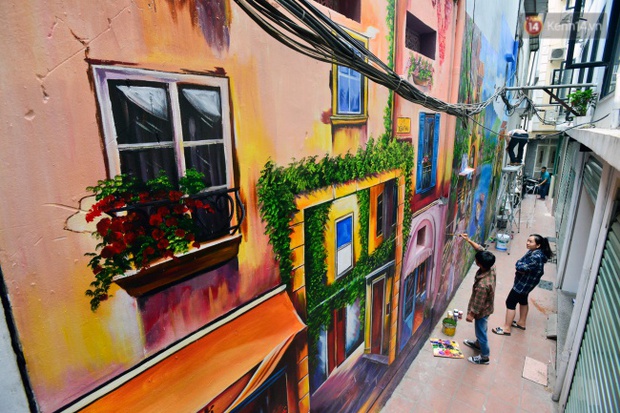 Ngắm bức tranh tường 3D phong cảnh góc phố Venice đầy màu sắc trong ngõ nhỏ Hà Nội - Ảnh 1. vẽ tranh tường mầm non